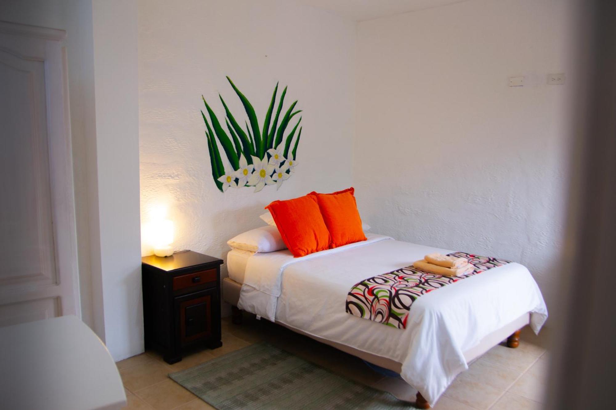 Hotel Miconia Puerto Baquerizo Moreno Bagian luar foto