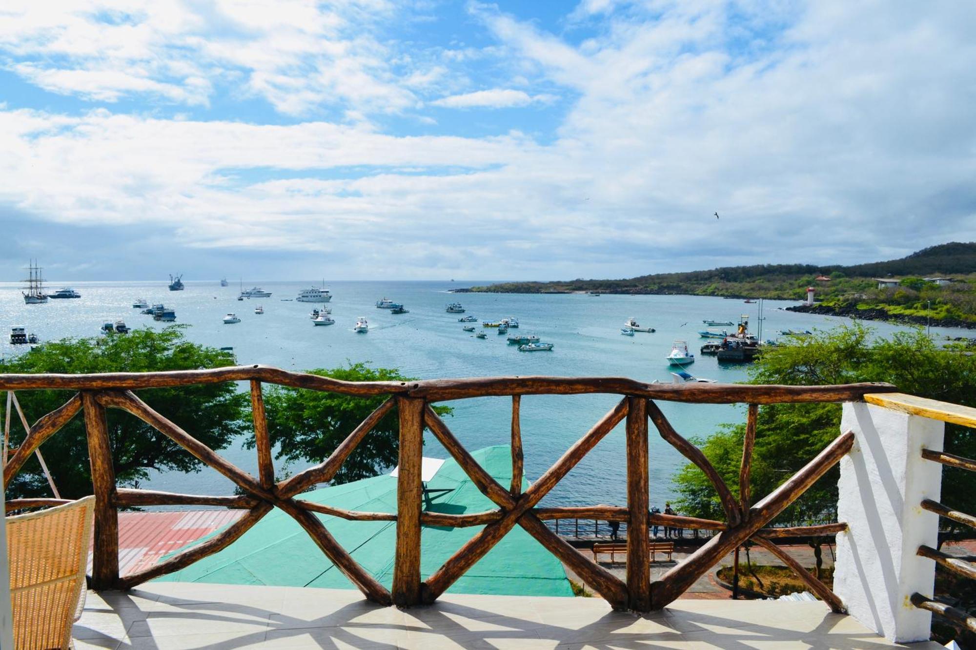 Hotel Miconia Puerto Baquerizo Moreno Bagian luar foto