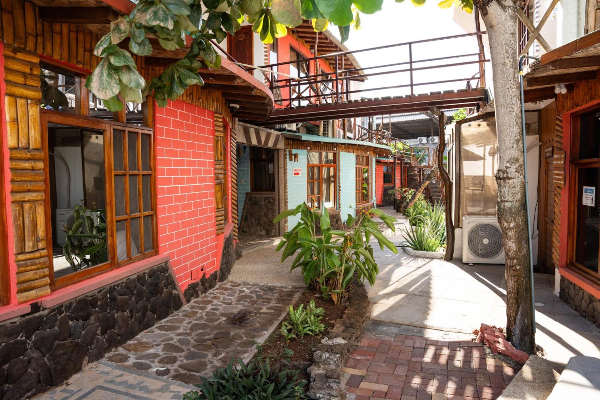 Hotel Miconia Puerto Baquerizo Moreno Bagian luar foto