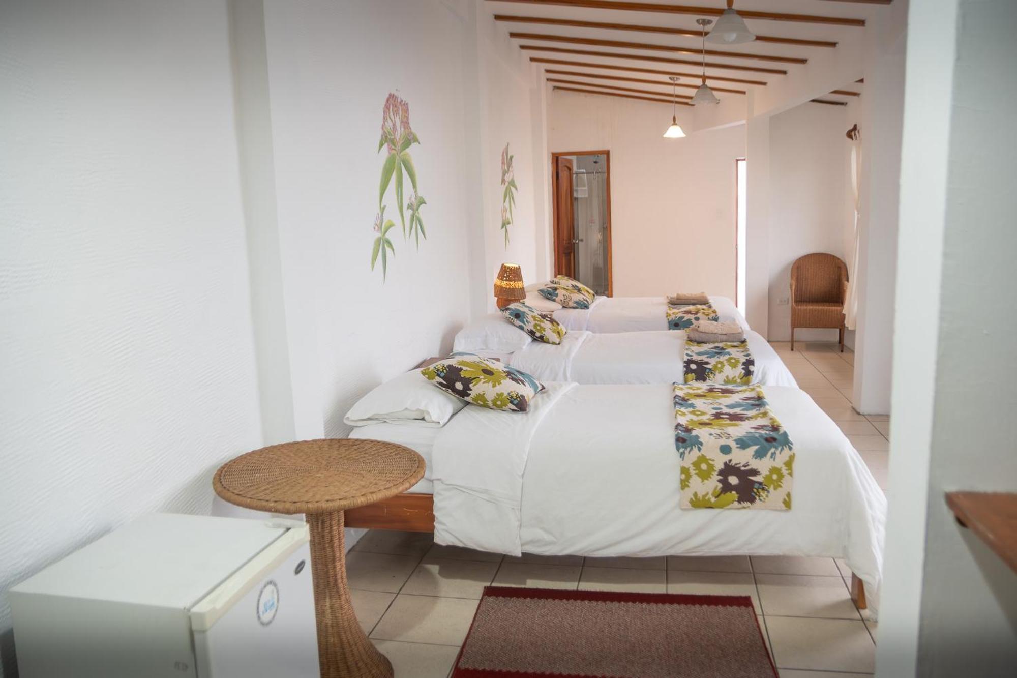 Hotel Miconia Puerto Baquerizo Moreno Bagian luar foto