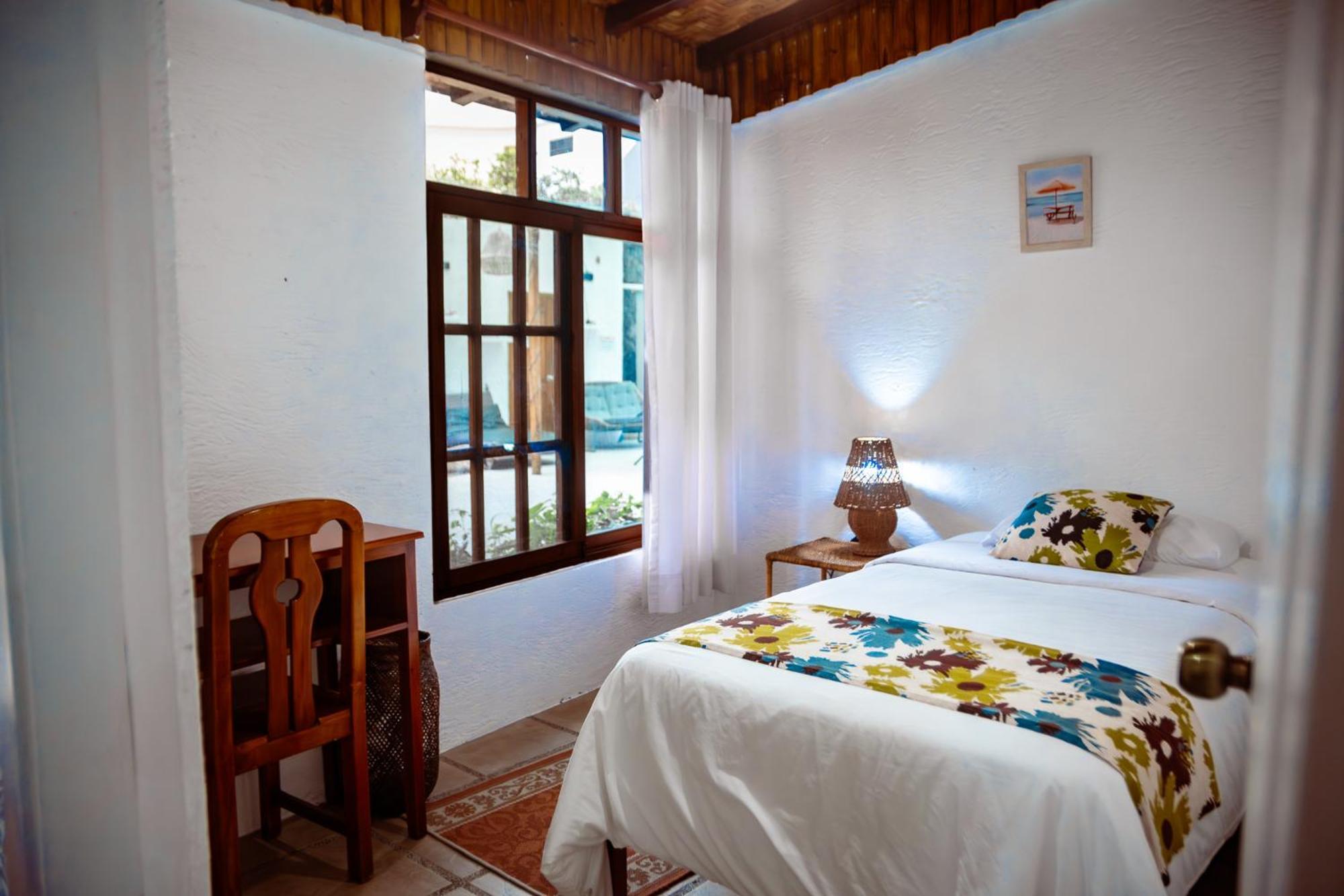 Hotel Miconia Puerto Baquerizo Moreno Bagian luar foto