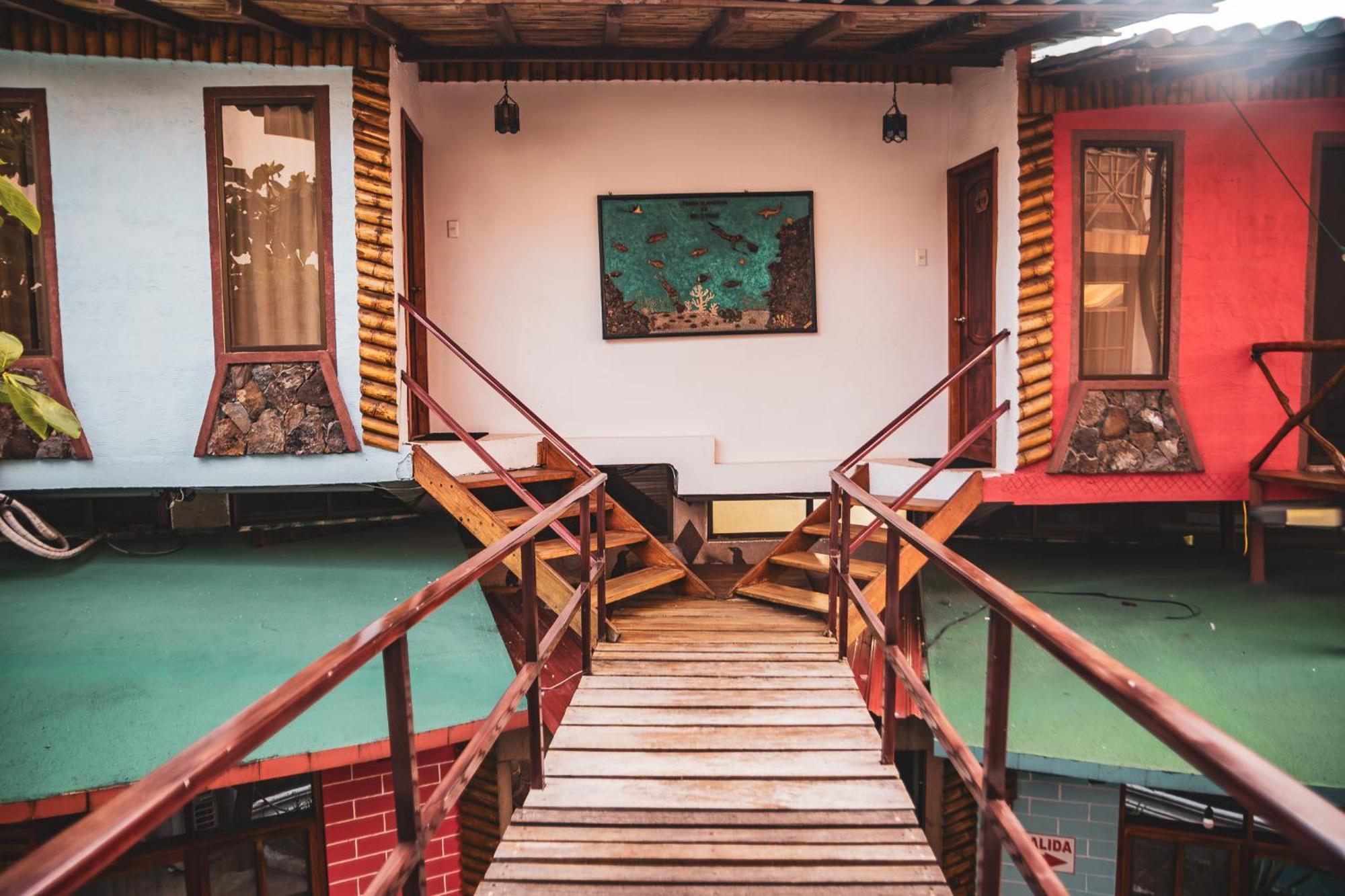 Hotel Miconia Puerto Baquerizo Moreno Bagian luar foto